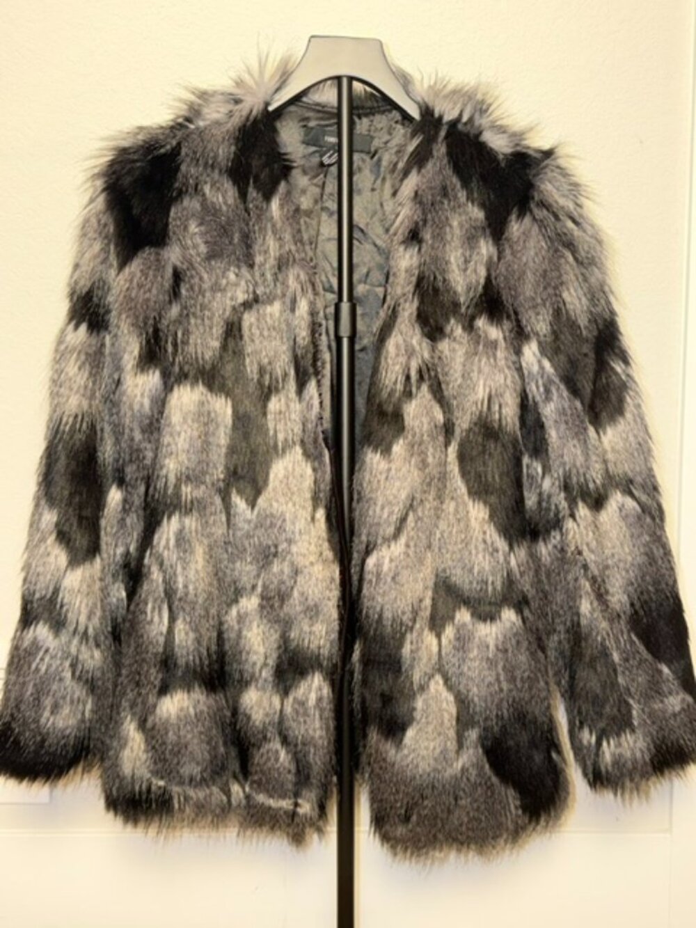 Forever 21 Women's Grey and Black Jacket
